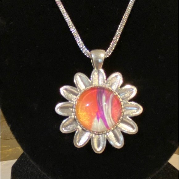 NWOT Abstract fluid pour wearable art sunflower pendant reversible necklace - Picture 3 of 6